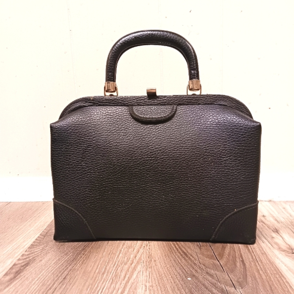 Vintage black sturdy made small purse